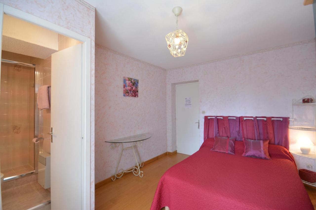 Chambre D'Hotes Au Vieux Chene Grillon Luaran gambar