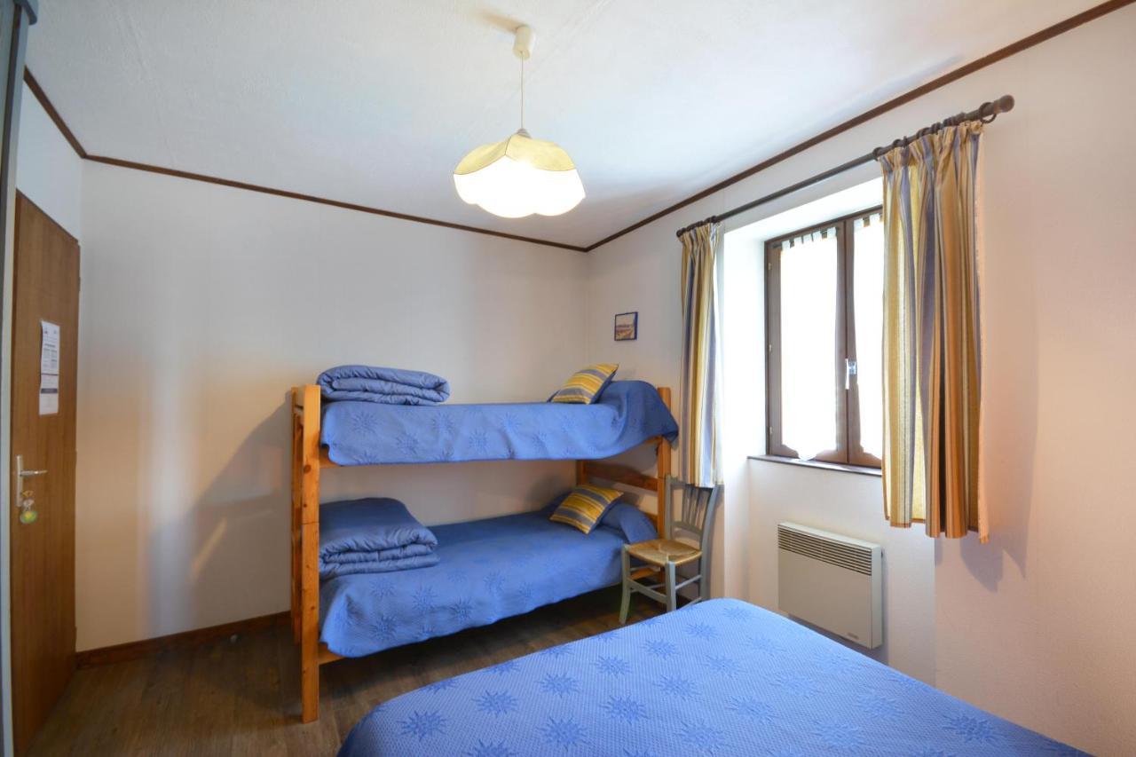 Chambre D'Hotes Au Vieux Chene Grillon Luaran gambar