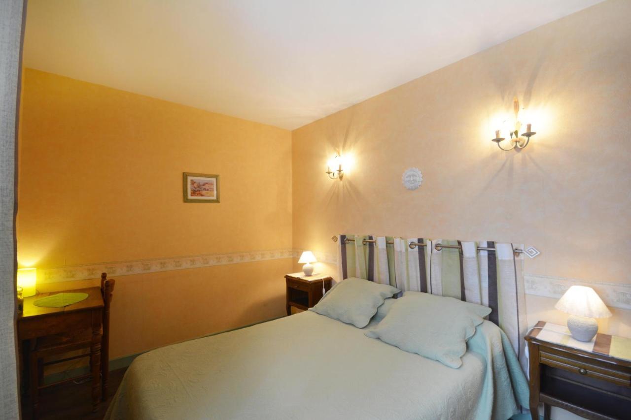 Chambre D'Hotes Au Vieux Chene Grillon Luaran gambar