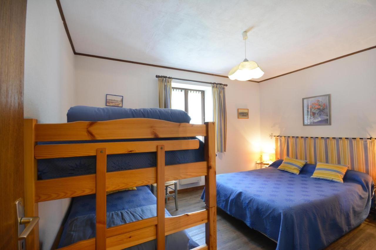 Chambre D'Hotes Au Vieux Chene Grillon Luaran gambar